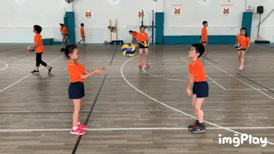 意媒：埃因霍温球迷在尤文酒店外放烟花，扰得尤文球员难入眠