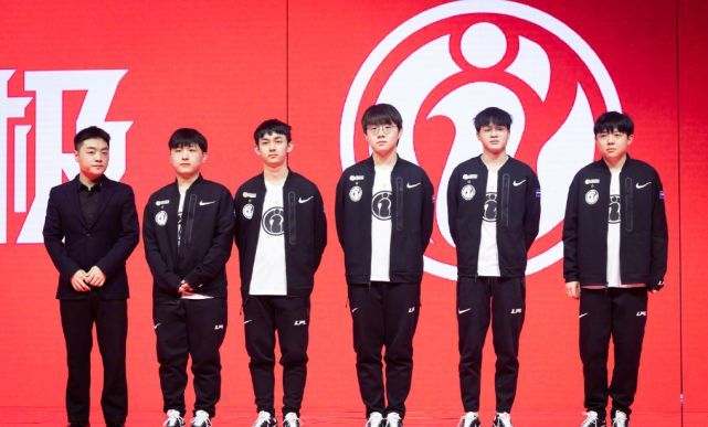 虽然在比赛 虽然在比赛